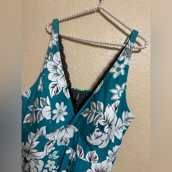 Torrid Swim Dress Womens 4X  Wireless Swim Dress one piece Floral teal - Picture 3 of 7